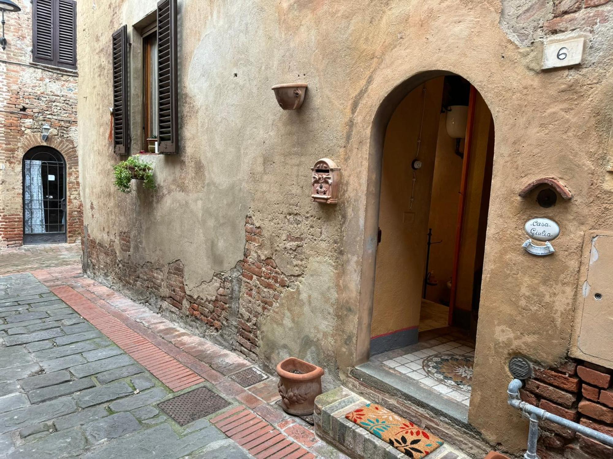 Casa Giulia, Il Gioiello Del Borgo Leilighet Certaldo Eksteriør bilde